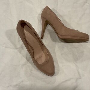 Kelly & Katie Women's Nude Heels